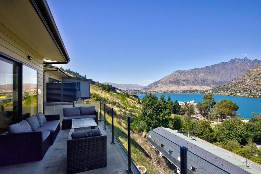 4 Bedroom Stunning Modern Family Home Queenstown Eksteriør billede